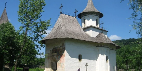 Biserica "Înălţarea Sfintei Cruci" din Pătrăuţi 
