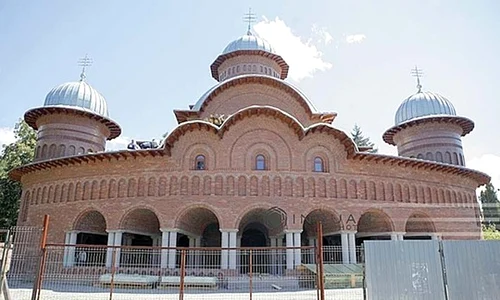 catedrala curtea de arges jpeg