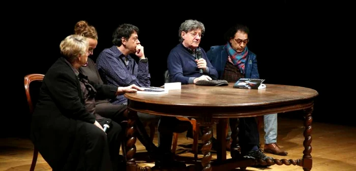Ion Caramitru a fost Hamlet-ul lui Alexandru Tocilescu pe scena Teatrului Bulandra FOTO: Florin Ghioca