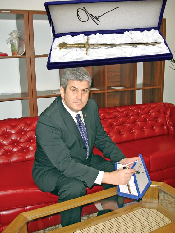 
    Gabriel Oprea  