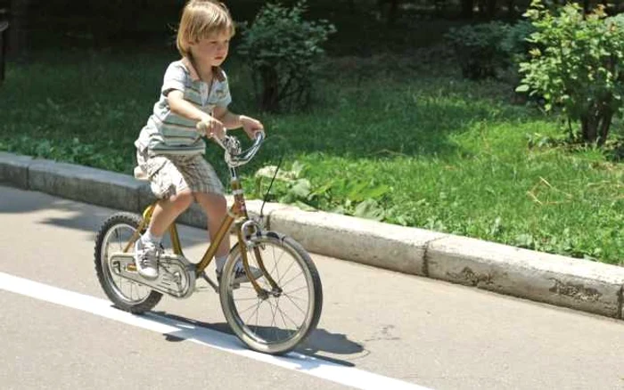 Singurul loc în care se pot plimba bicicliştii din oraş este pista amenajată în Parcul Nicolae Romanescu