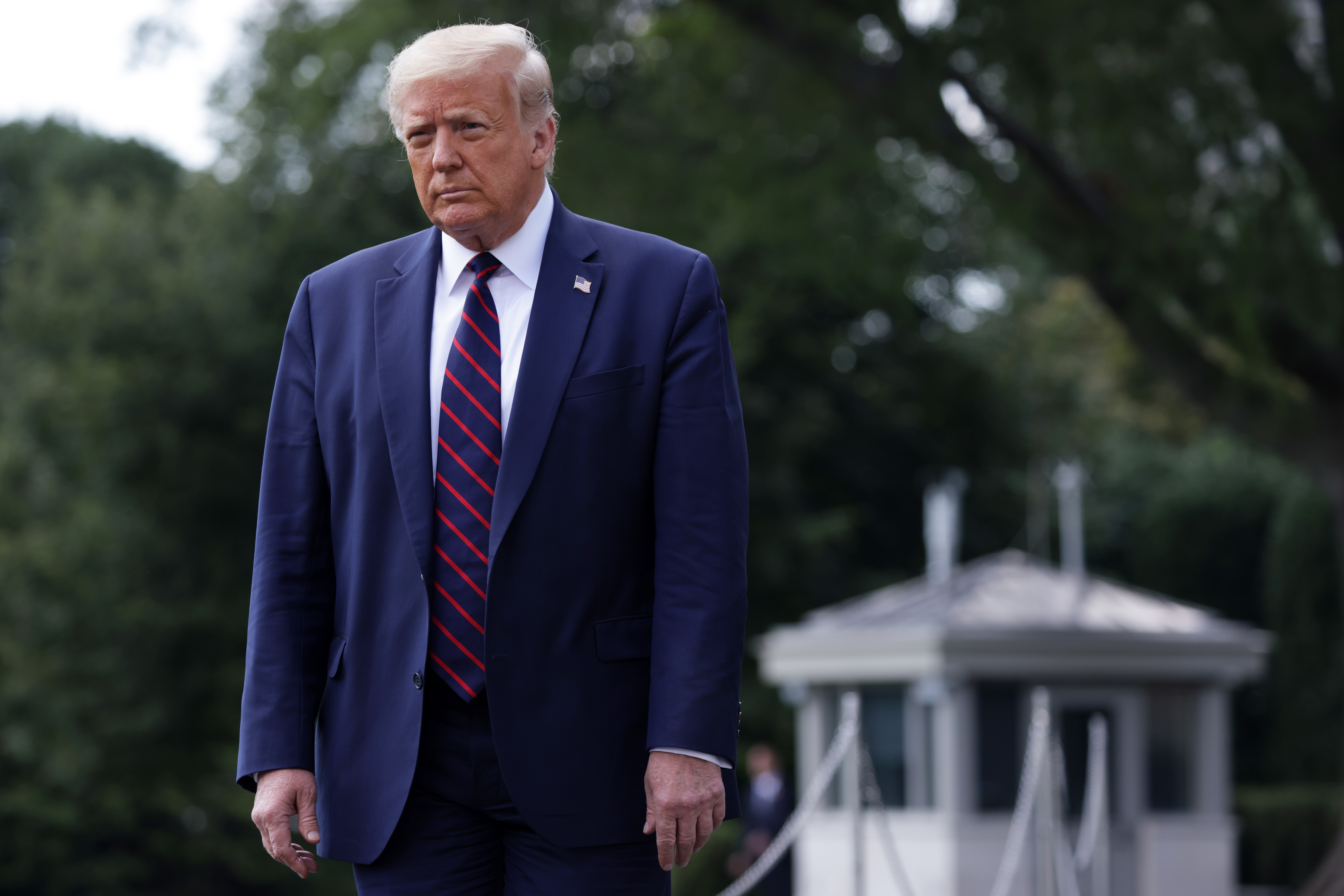 Donald a vorbit mereu cu regret şi compasiune despre fratele său răpus de vicii.