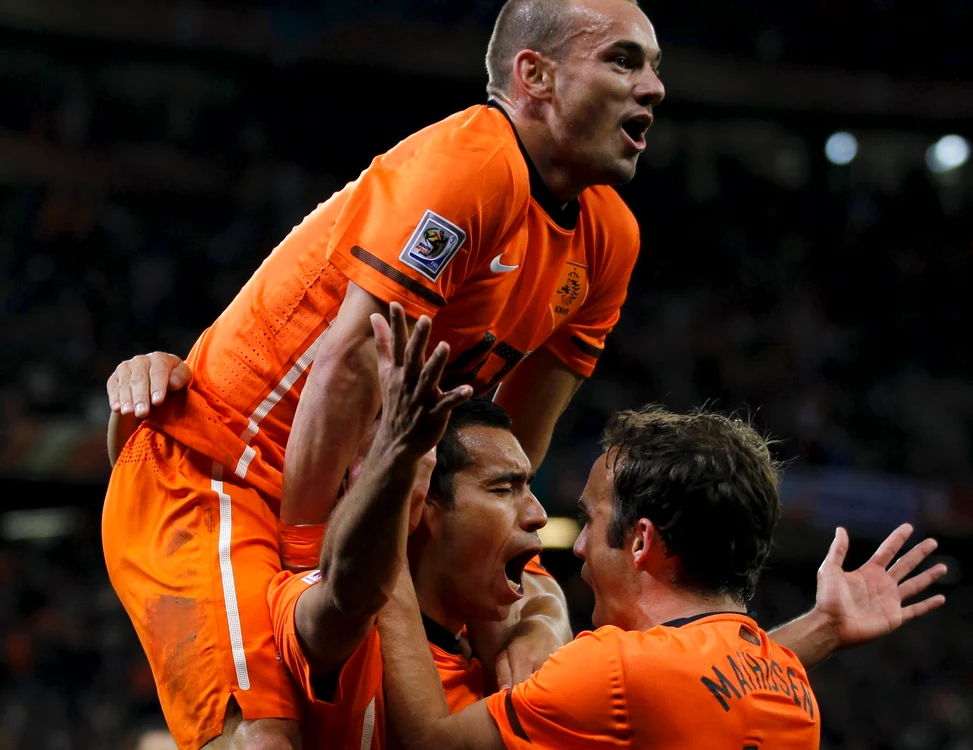 
    Sneijder a marcat golul de 2-1 în meciul cu sud-americanii  