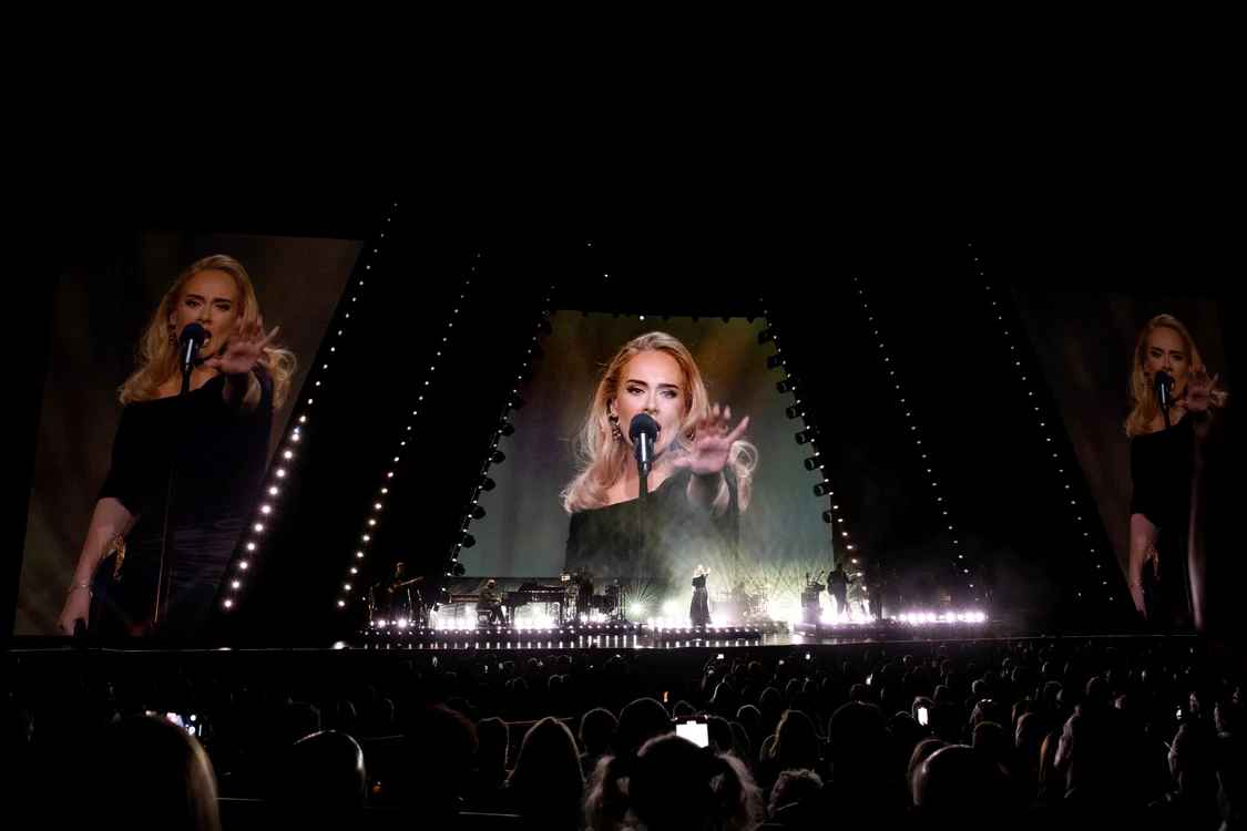 Adele și-a impresionat fanii la spectacolul din Las Vegas / Foto: Twitter