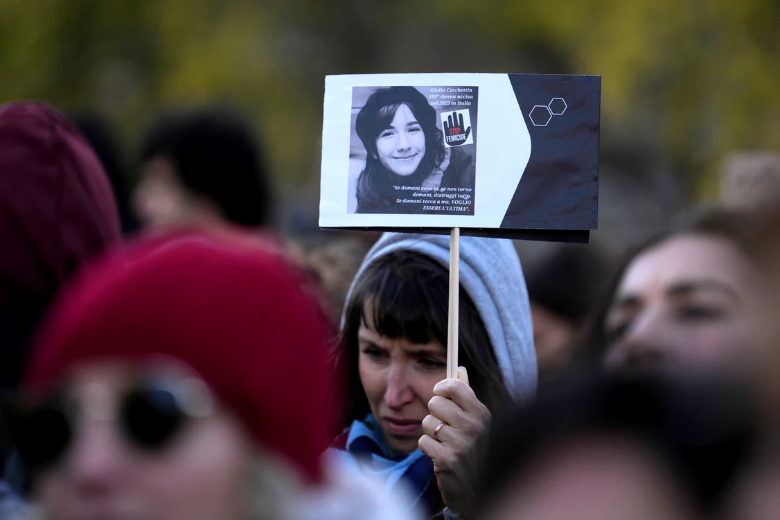 Portretul Giuliei Cecchettin, la un protest față de violența împotriva femeilor Foto Profimedia