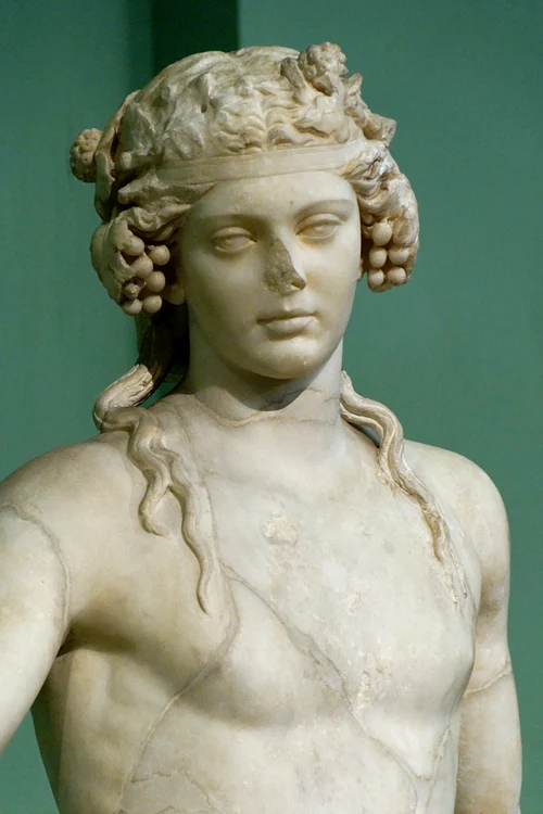 Dionysos, sculptură romană inspirată de modele elenistice (© Musei Capitolini / Wikimedia Commons)