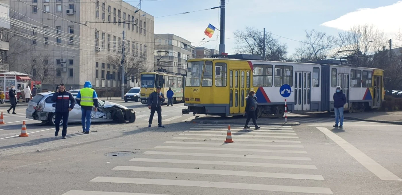 Tramvai deraiat în Ploieşti FOTO Diana Frîncu