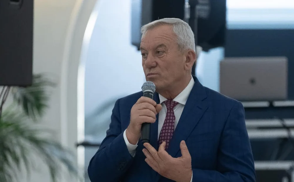 „PSD face un joc periculos”: Primarul Buzăului critică propria conducere pentru atacurile la adresa lui Bolojan