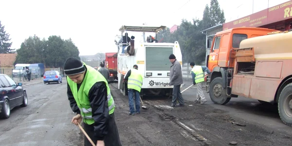 Strada Golescu a fost luată cu asalt în această dimineaţă de muncitori