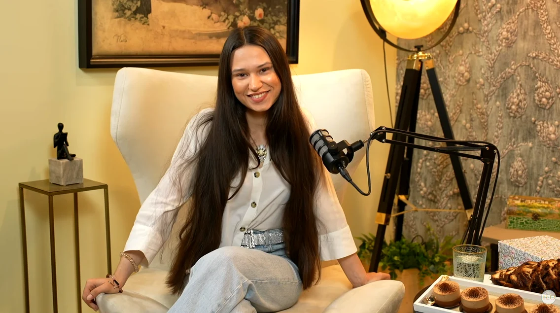 Maia Trandafir la cu mama sa, Teo Trandafir, la podcast. FOTO: captură de ecran
