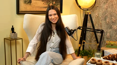 Maia Trandafir la cu mama sa, Teo Trandafir, la podcast. FOTO: captură de ecran