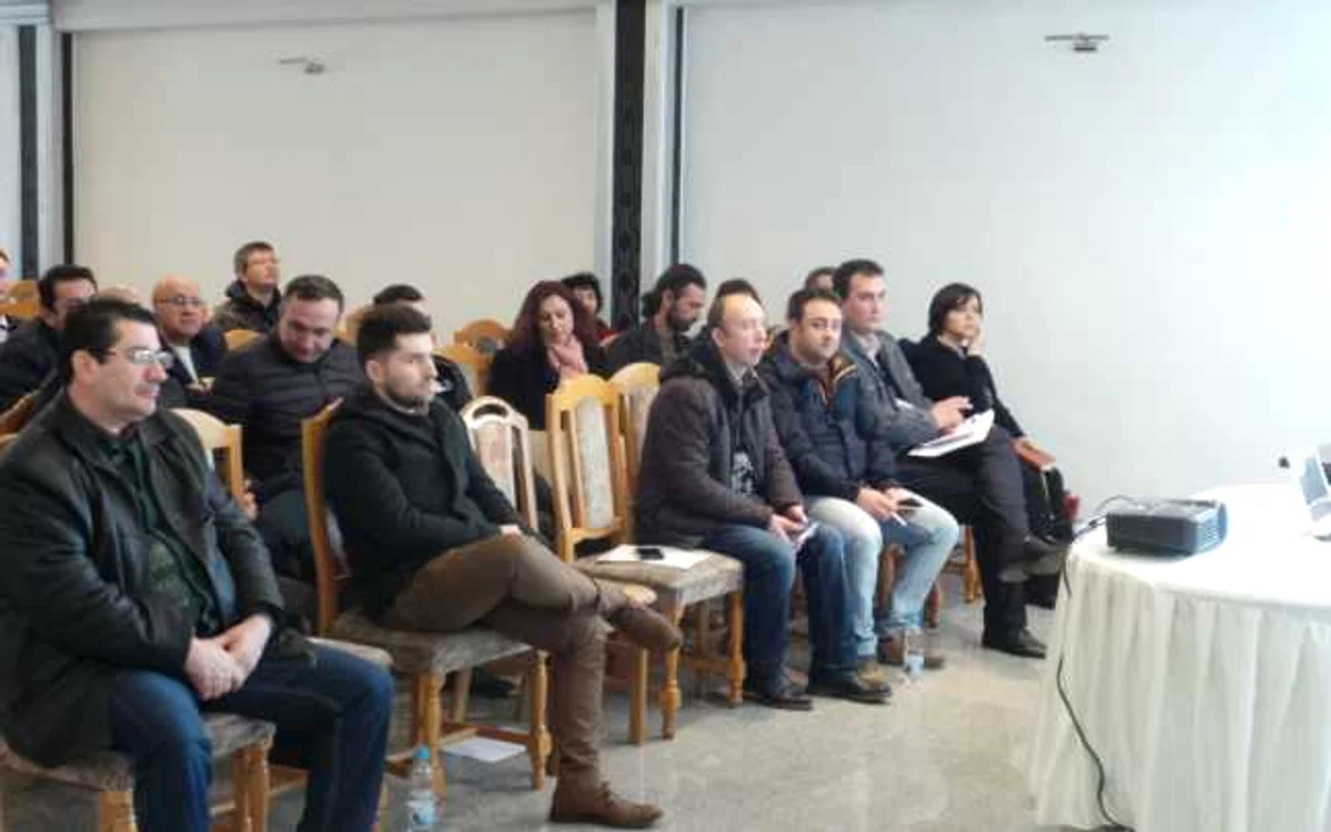 Participanţii la conferinţă
