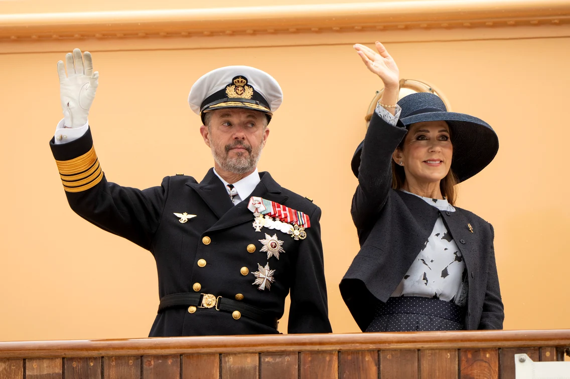 Regele Frederik și Regina Mary ai Danemarcei, în turneul regal de vară