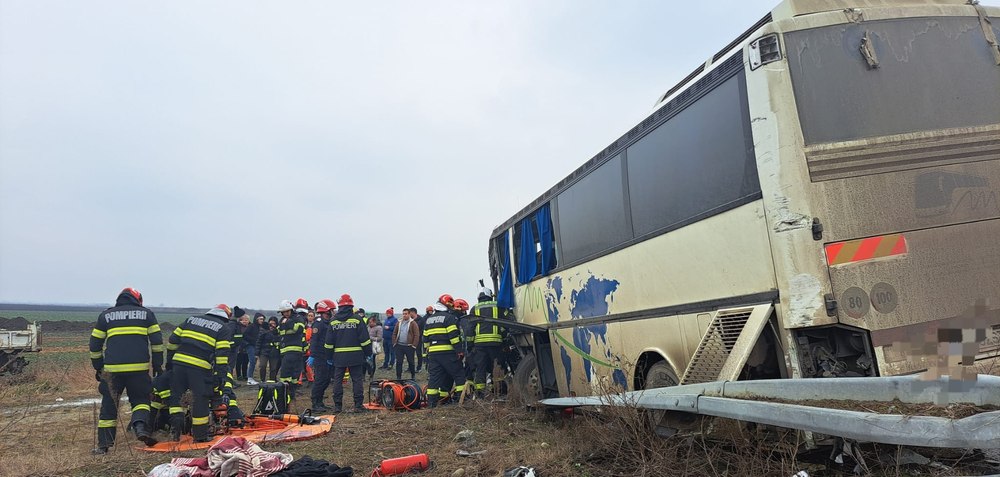 Accident cu 11 răniți. Un TIR și un autocar s-au ciocnit. A fost activat Planul Roșu VIDEO