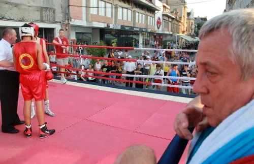 Gala de box in strada