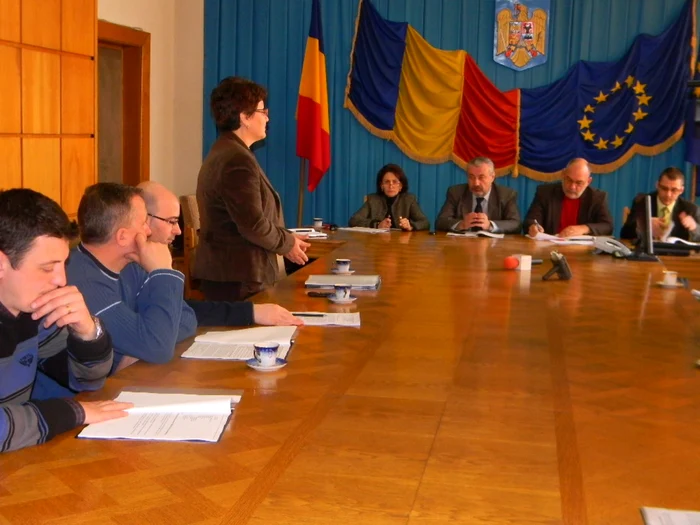 Sindicaliştii din Poştă s-au întâlnit cu parlamnetari la Prefectură FOTO:adevarul