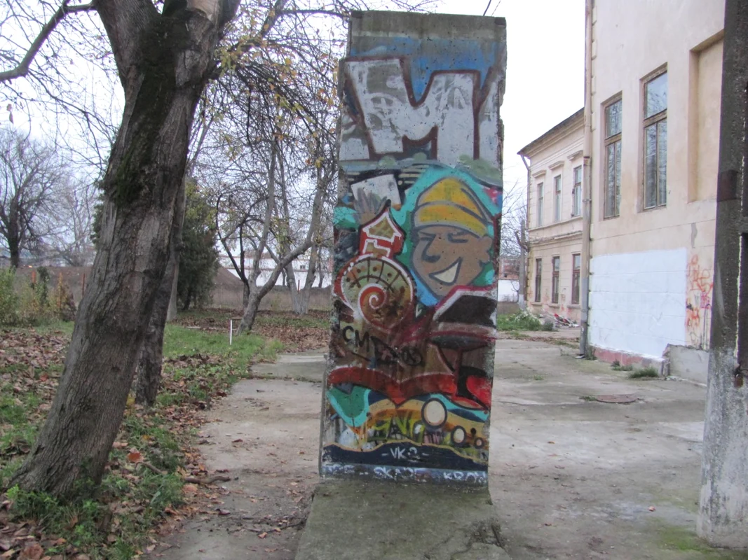 O bucată din Zidul Berlinului a ajuns la Timişoara