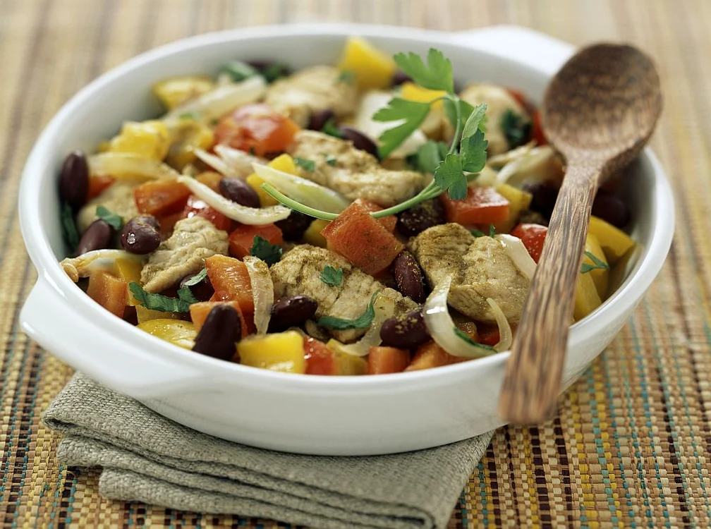 salata mexicana pui ardei jpeg