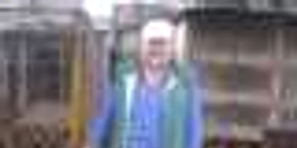 Silvestru Pop are peste 20 de rase de păsări şi iepuri