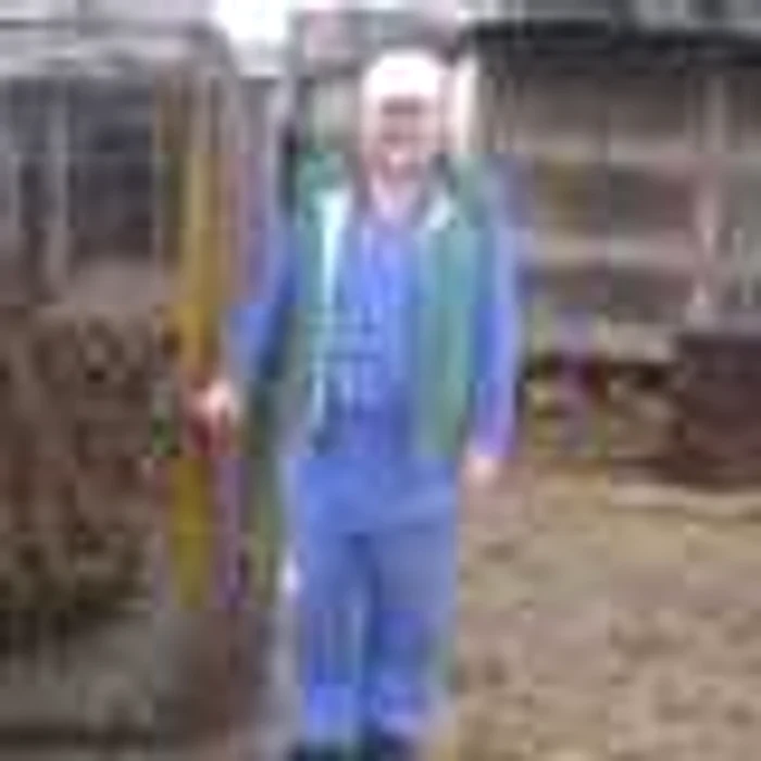 Silvestru Pop are peste 20 de rase de păsări şi iepuri