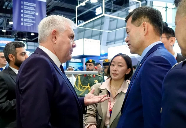 Angel Tîlvăr și omologul său sud-coreean Kim Seon Ho FOTO Angel Tîlvăr / Facebook