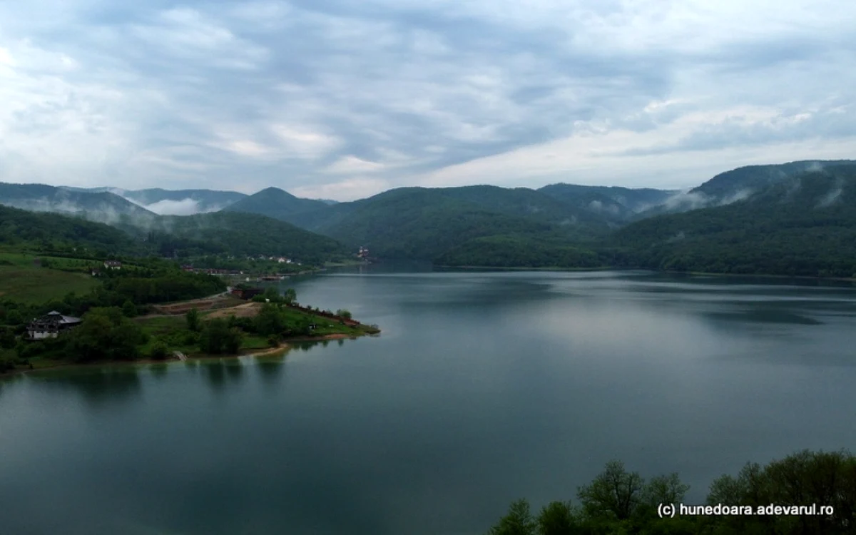 lacul cincis foto daniel guta adevarul