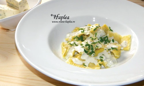 ravioli cu carne si sos de gorgonzola poza 12 jpeg