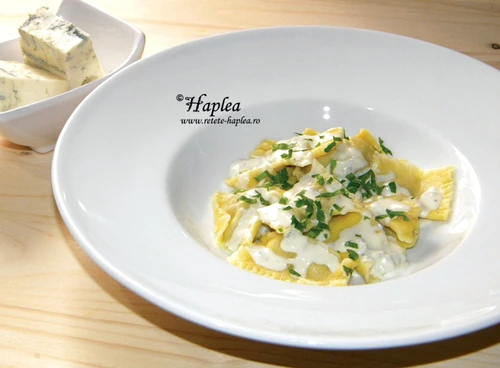 ravioli cu carne si sos de gorgonzola poza 12 jpeg