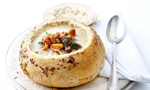 Soupe au fromage et aux champignons en coque de pain ( Sujet : En coque ) jpeg