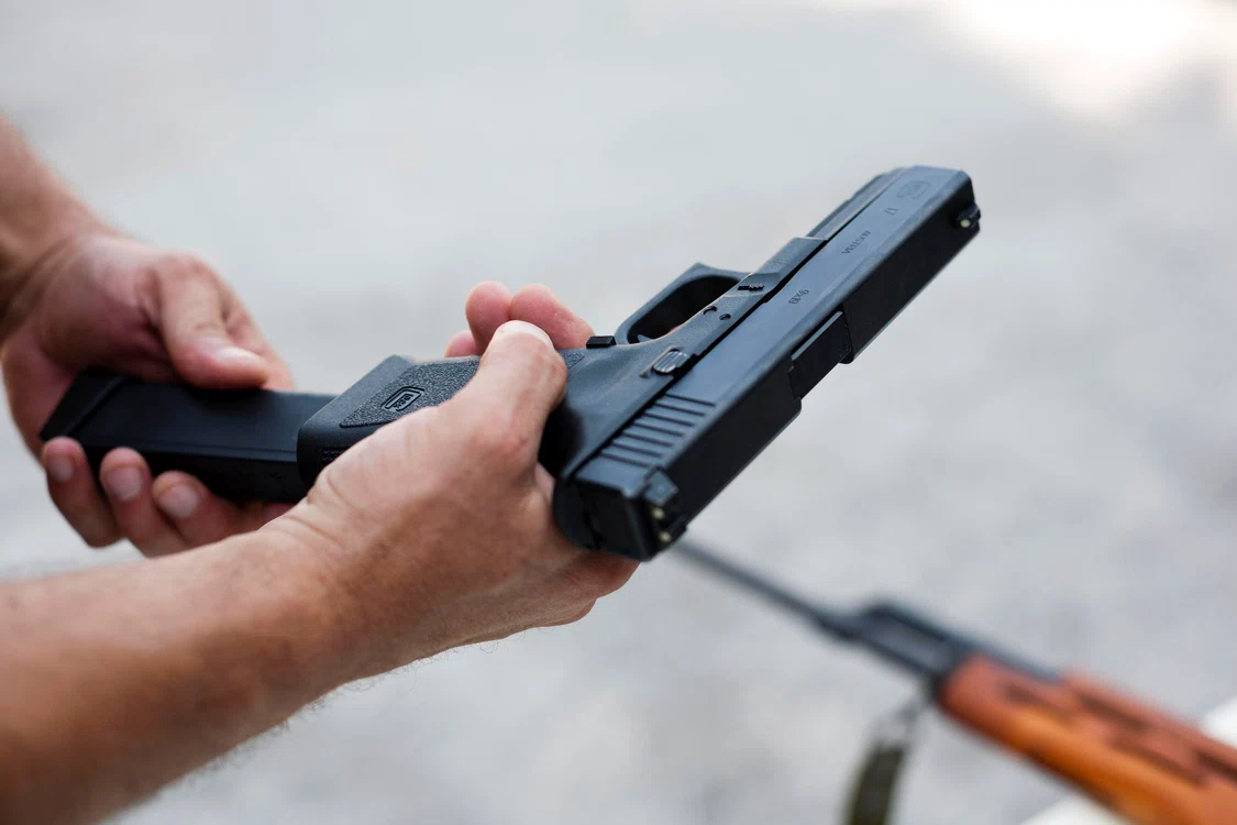 pistol politist jpeg