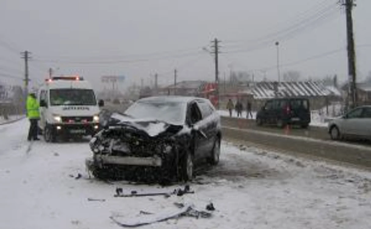 Două tinere şi-au pierdut viaţa în accident