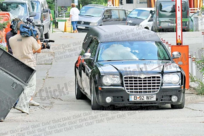 Legiştii au încercat să-i reconstruiască faţa (Fotografii: Cezar Preda, Roberto Sălceanu)