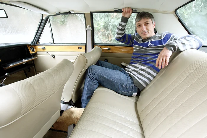 Reporterul Click!, înghesuit în maşina dictatorului. Şi el are aceeaşi înălţime ca şi Ceauşescu, 1,68 m 