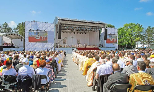 Câmpia Libertăţii a fost amenajată special pentru eveniment jpeg