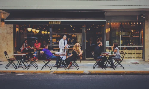 Clienți la restaurant jpg FOTO Pixabay