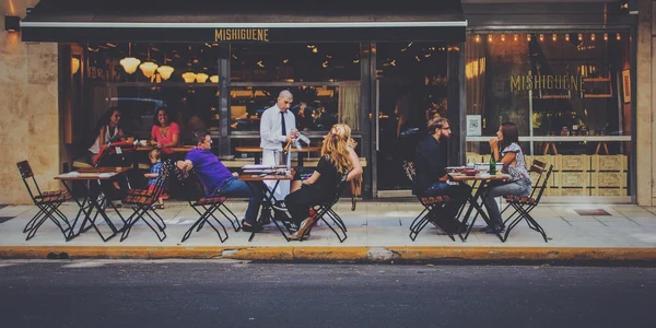 Clienți la restaurant jpg FOTO Pixabay