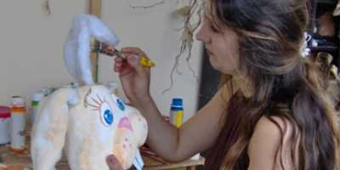 Râmnicu Vâlcea: Actorii păpuşari îşi fac singuri marionetele
