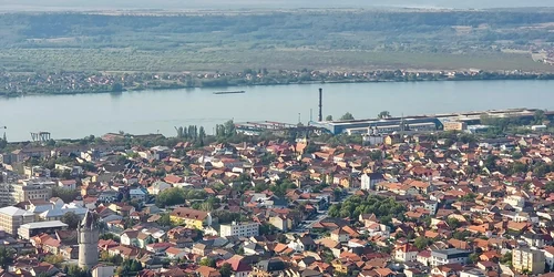 Dunărea, supravegheată din elicopter de ministrul mediului   Foto Facebook Mircea Fechet jpg
