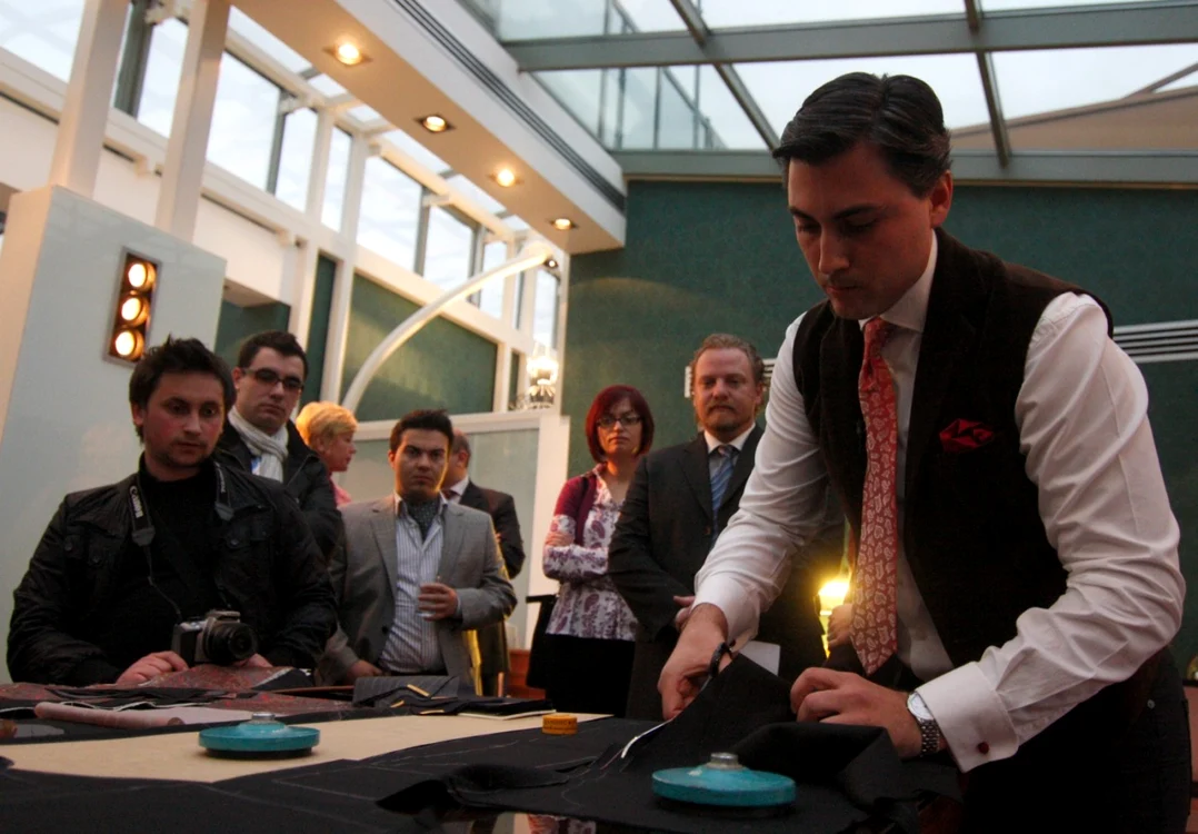 300 de muncitori de la APACA muncesc zilnic pentru branduri internaţionale de renume. FOTO Adevarul