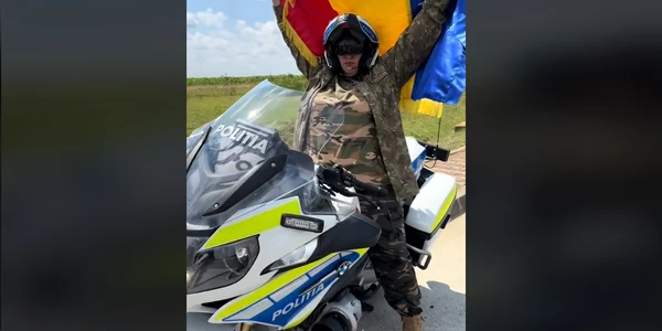 Soșoacă pe motocicleta politiei FOTO TikTok jpg