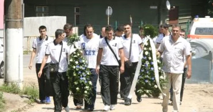 Reşiţa: Handbaliştii de la UCMR şi-au luat adio de la majorete (GALERIE FOTO)