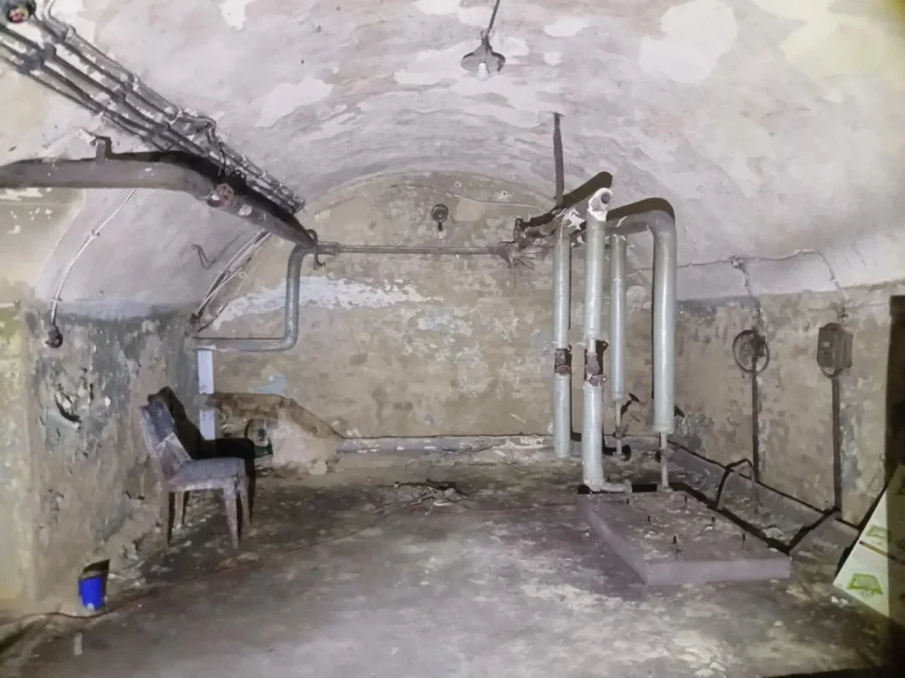 Buncăr sub o casă abandonată Foto: Reddit
