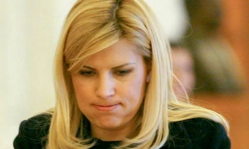 elena udrea plange jpeg