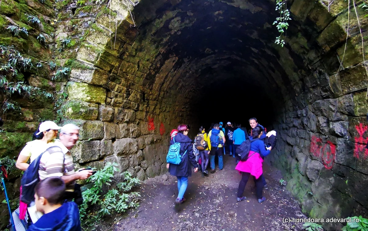 Tunelul mare al căii ferate Hunedoara - Ghelari. Foto: Daniel Guță