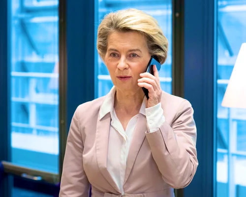 ursula von der leyen telefon foto x jpg