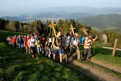 Umanizarea omului în vecinătatea sacrului jpeg