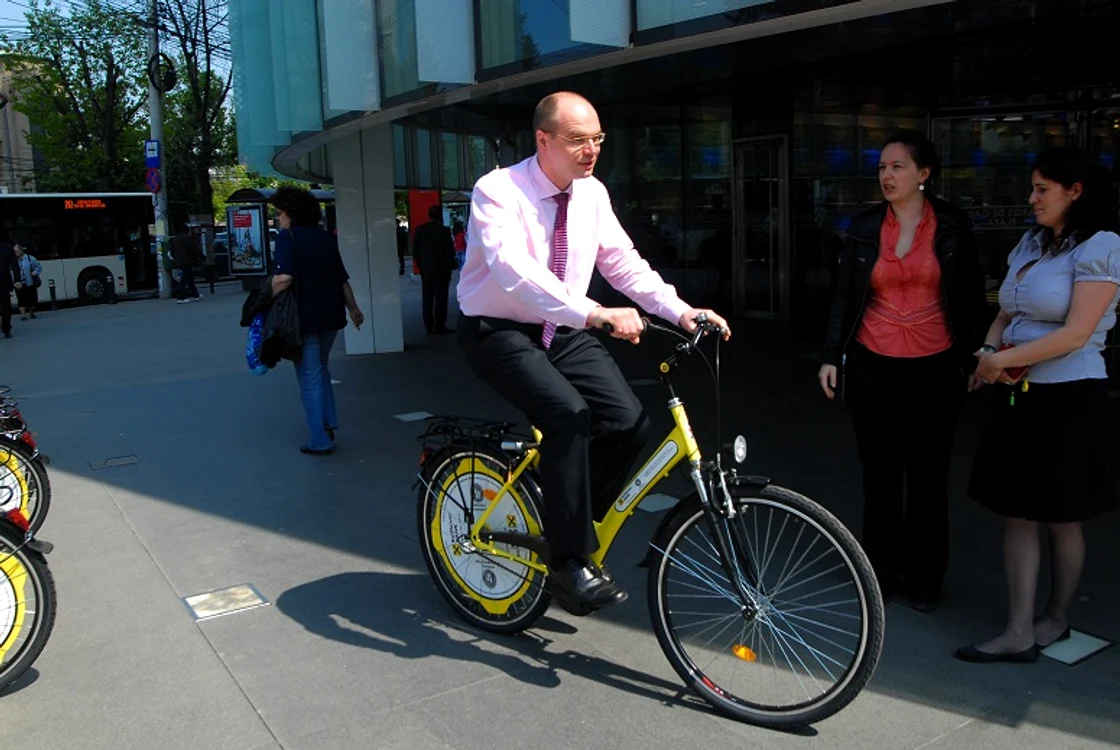 Biciclete cu cravată, "Nouă umbre" şi "Why Do Teachers Quit" jpeg