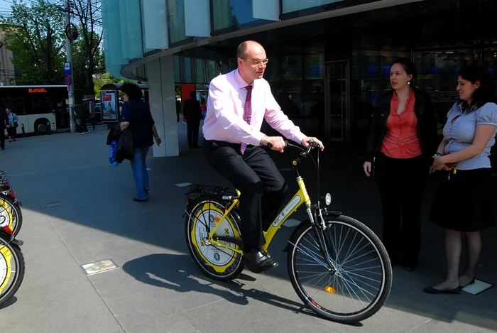 Biciclete cu cravată, "Nouă umbre" şi "Why Do Teachers Quit" jpeg