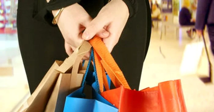 Shoppingul poate dăuna grav sănătăţii