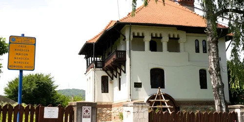 casa norocea foto visit curtea de arges jpg